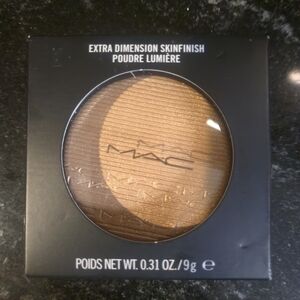 MAC Cosmetics Extra Dimension Skinfinish Highlighter -  Color Whisper Of Gilt